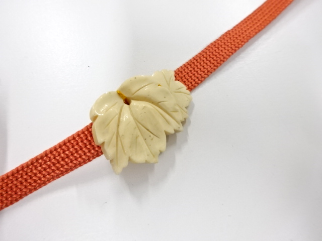 アンティーク　骨　帯留め